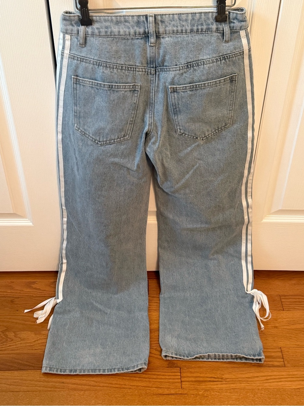 Edikted Washed Low Rise Ribbon Jeans in Light Blue - Picture 3 of 4